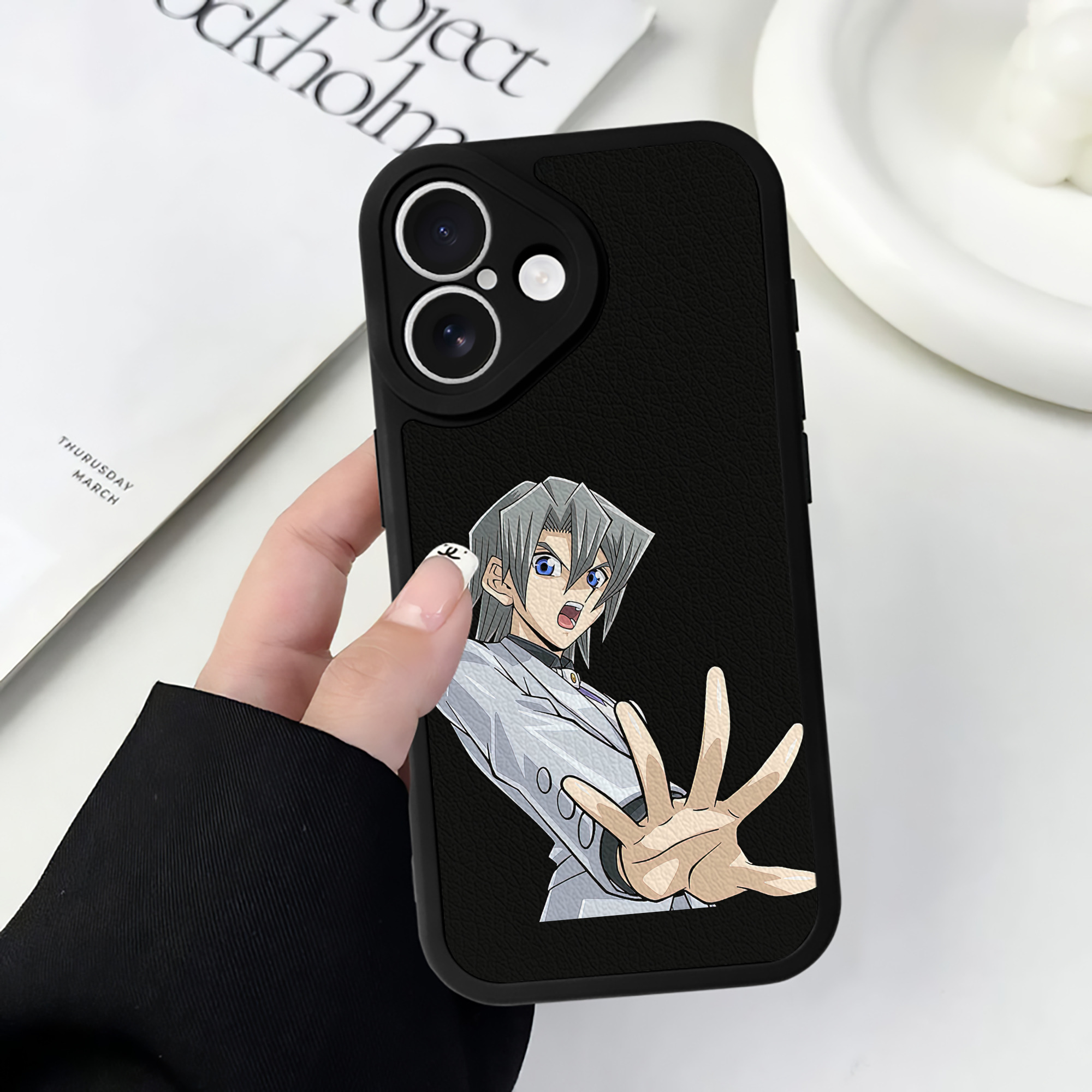 遊☆戯☆王 Yu-Gi-Oh! 【iPhone 16シリーズ対応】シリコンスマホケース（レザー調） 材質：シリコン